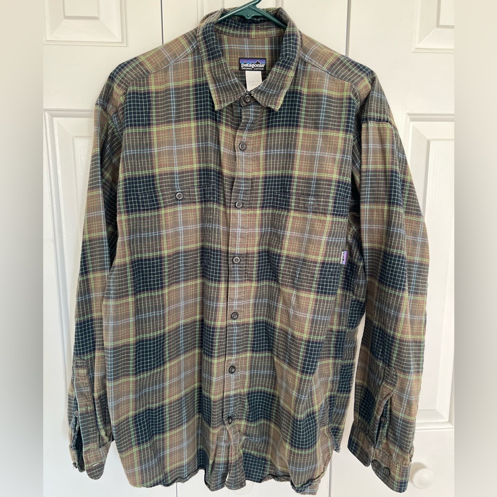Patagonia Mens lightweight flannel, size L